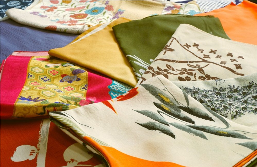 風呂敷がクッションカバーに♪