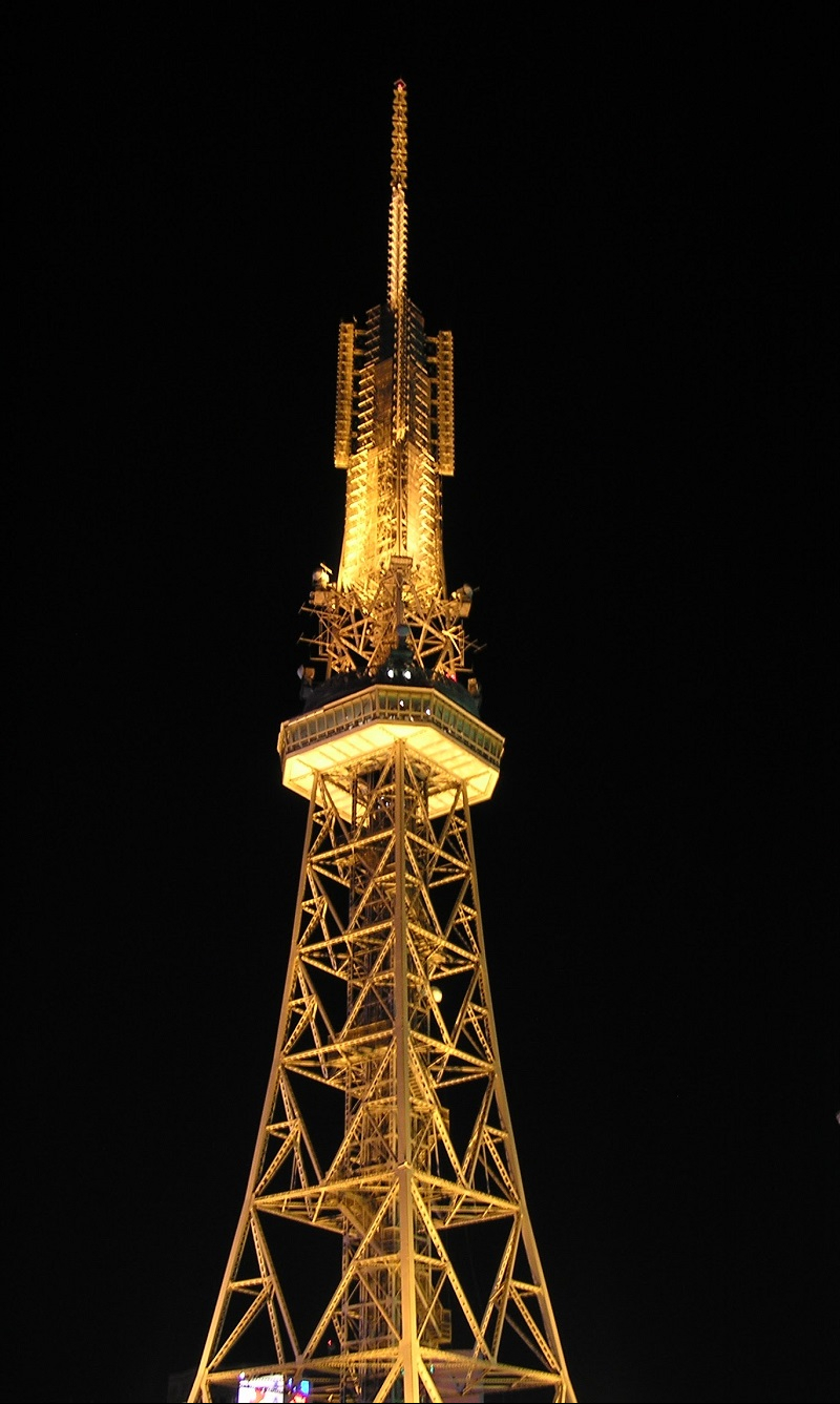 Are you more of a night or morning person? I am a night owl.🦉