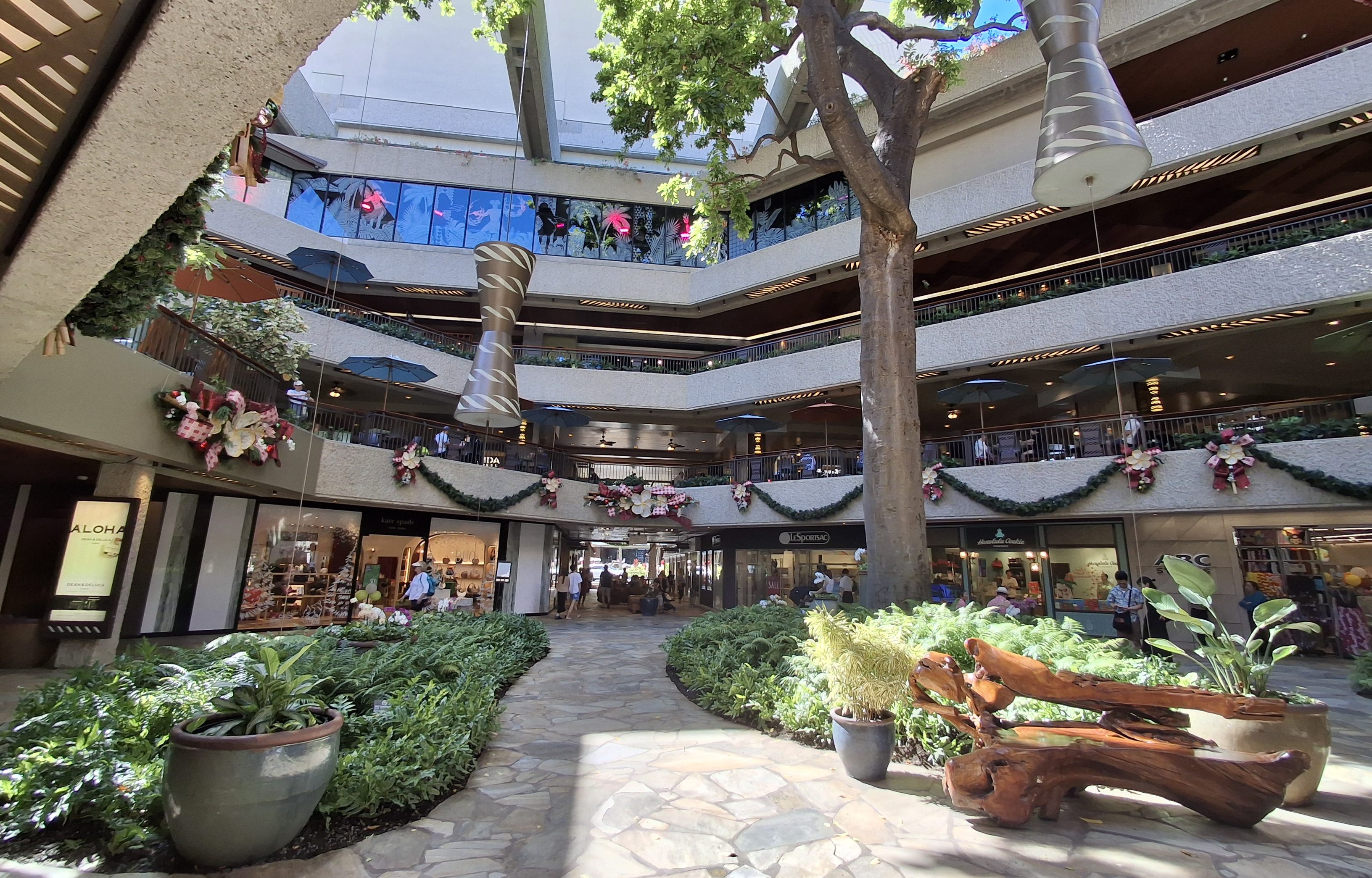 Royal Hawaiian Center